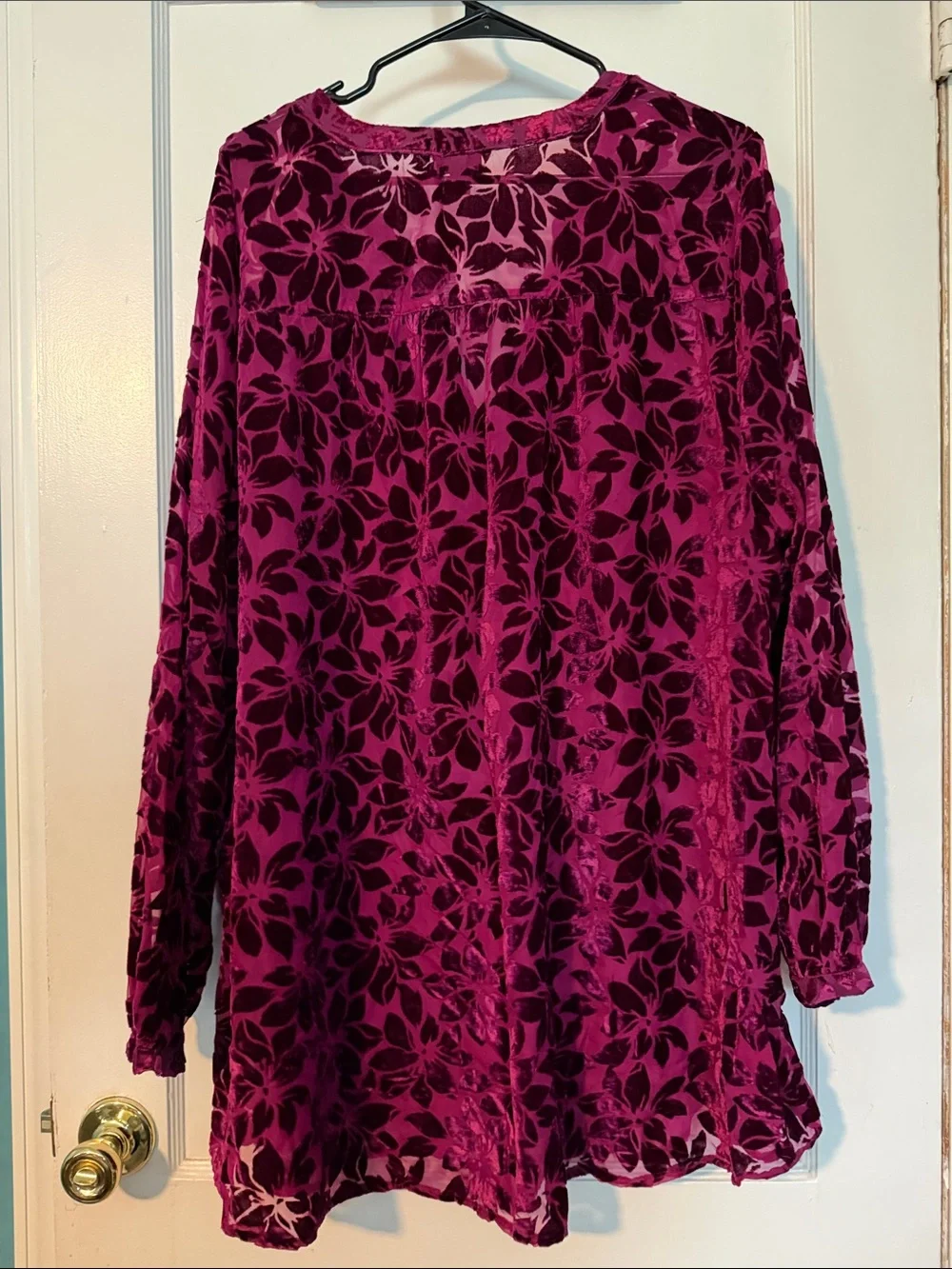 torrid Velvet Floral Tunic in Deep Magenta and Black - Picture 4 of 4